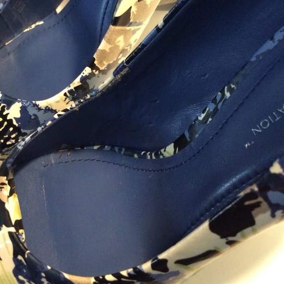 BCBGENERATION Ariel Hazy Blue Peep Toe so 71/2 - Picture 5 of 7